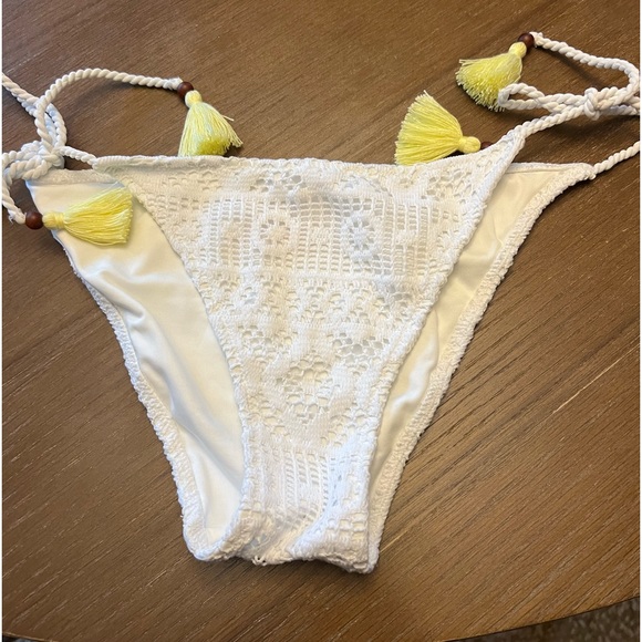 VS Bikini - Picture 4 of 8